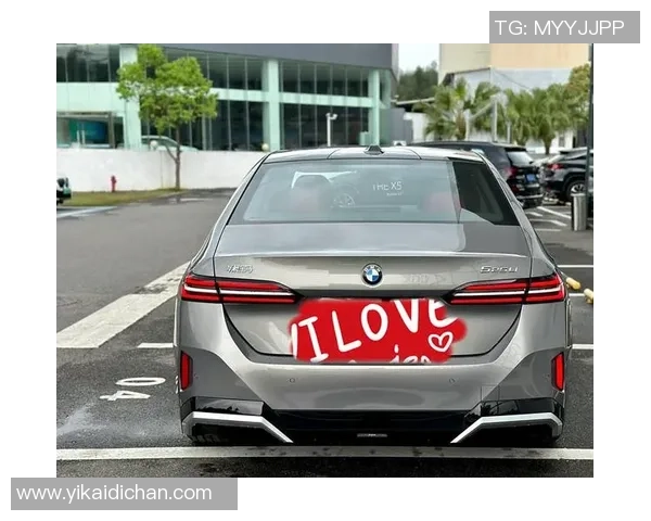 宝马携手足球明星推出限量版豪华汽车助力运动梦想